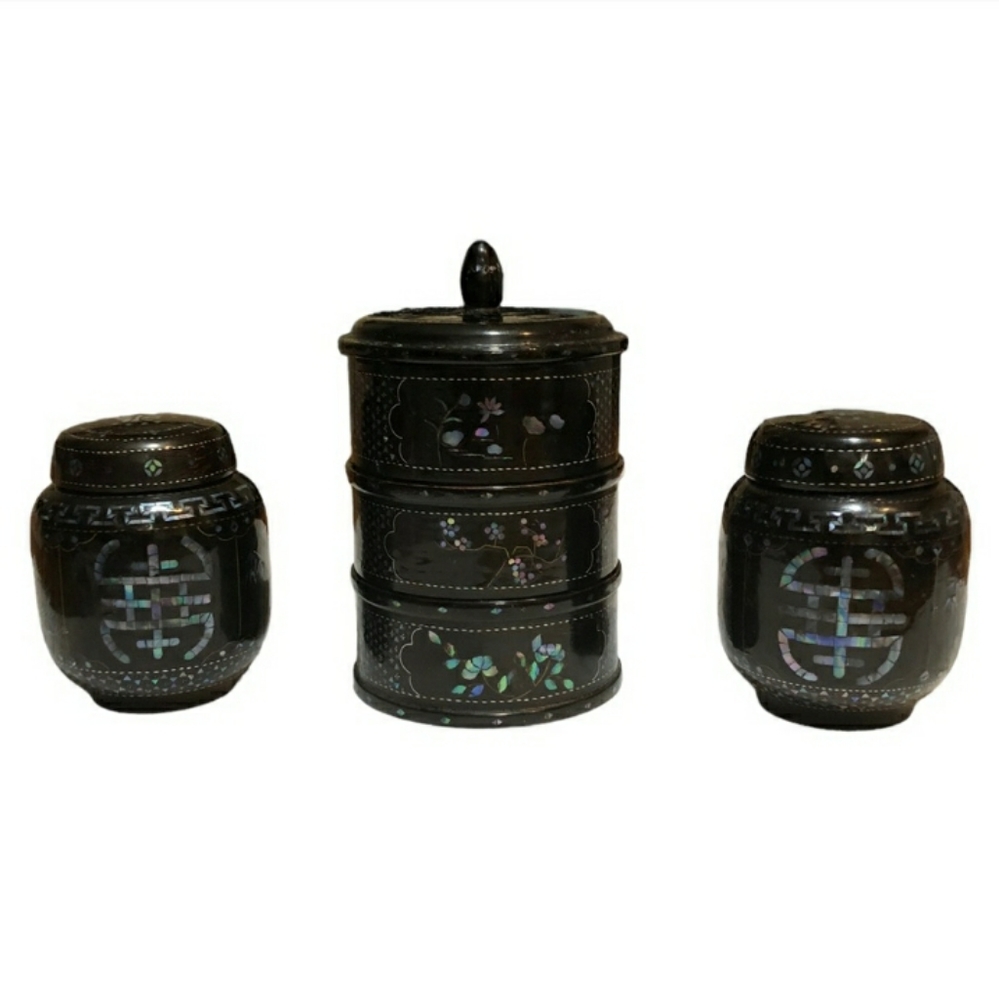 Vintage Black Lacquer & Abalone Vanity SetVintage EUC!